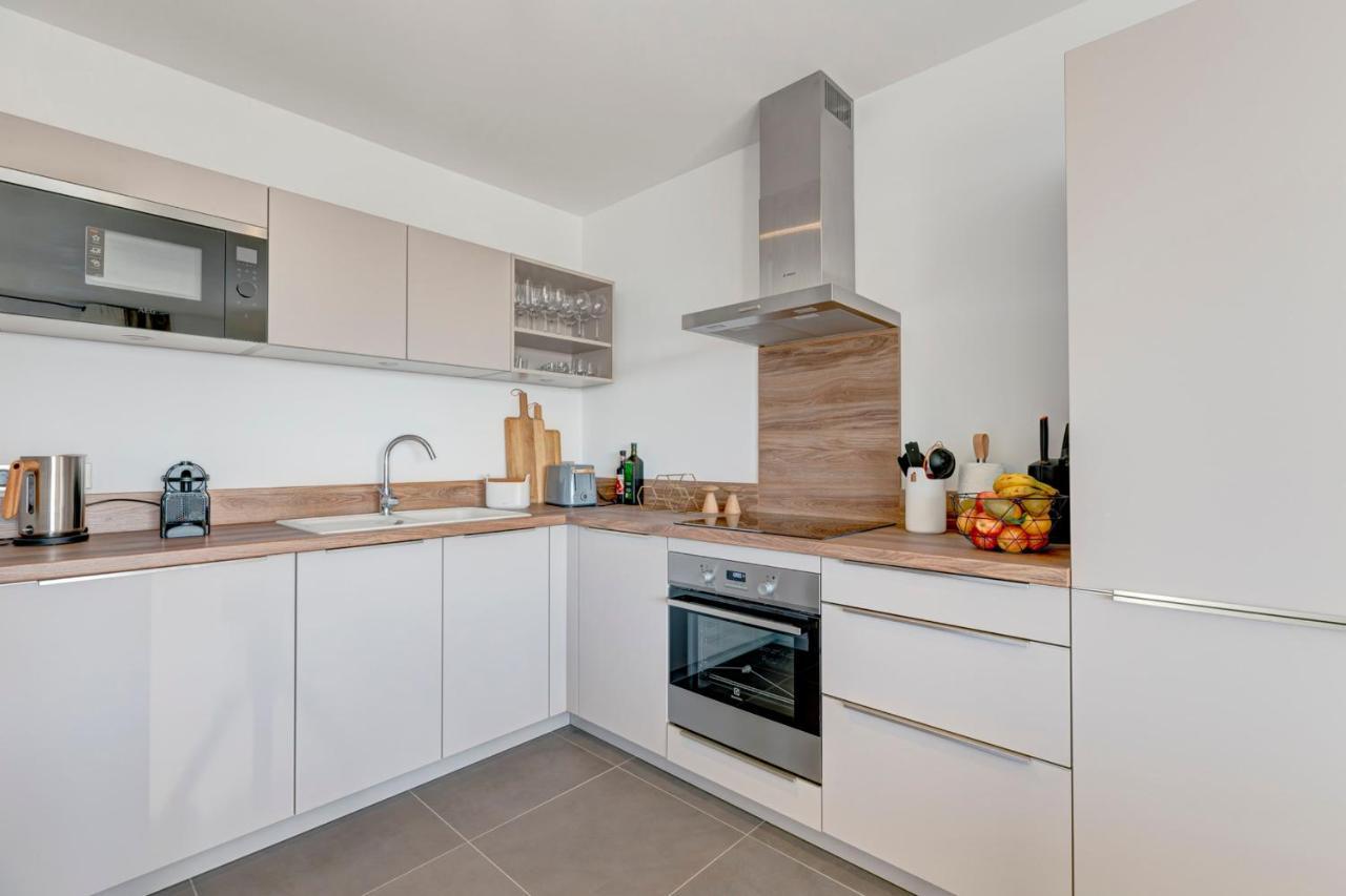 Serenity - 3 Bedroom Top Floor Apartment Parking & Lake View Terrace Annecy Exteriör bild